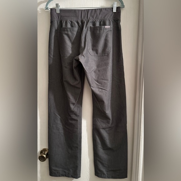 Figs scrubs bottoms, gray with blue drawstrings. Women’s XS Technical Collection - Picture 4 of 12